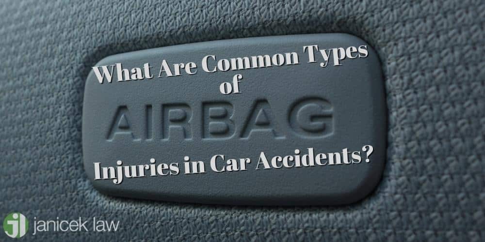 ¿Cuáles son los tipos comunes de lesiones por bolsas de aire en accidentes automovilísticos?